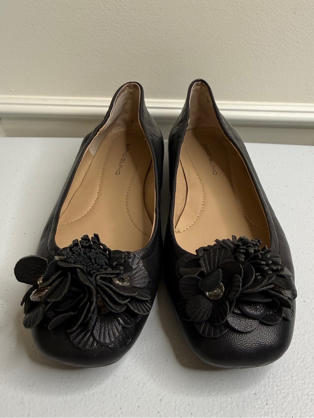 Women’s Bandolino Black Floral Embellishment Faux Leather Ballet Flats, sz 7 - Picture 7 of 11